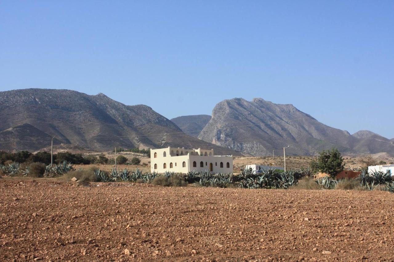 Riad Kebdana Ifoutatsene ภายนอก รูปภาพ