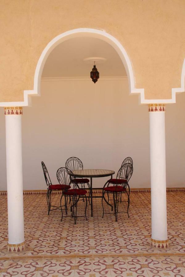 Riad Kebdana Ifoutatsene ภายนอก รูปภาพ